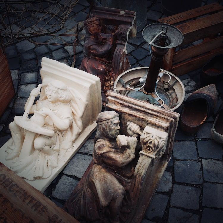 Peluches dans un sac, brocantes, vide-grenier, foire à tout - Antoine Fantin