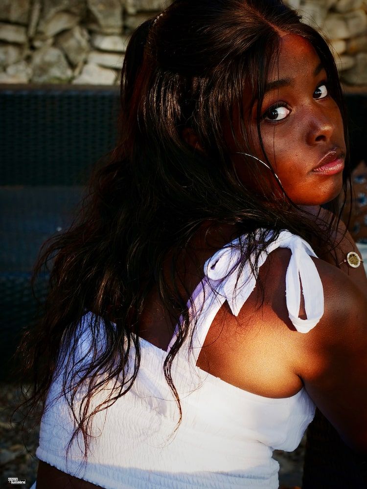 Portrait d'une adolescente noire