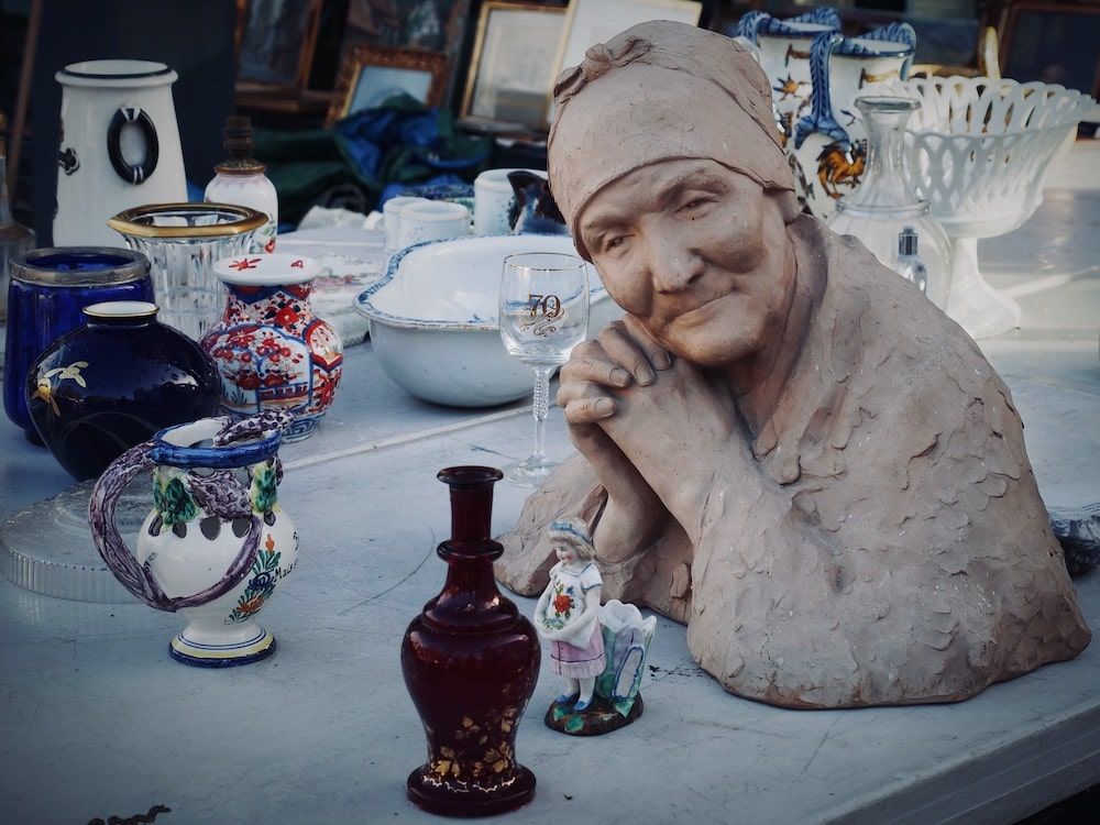 Peluches dans un sac, brocantes, vide-grenier, foire à tout - Antoine Fantin