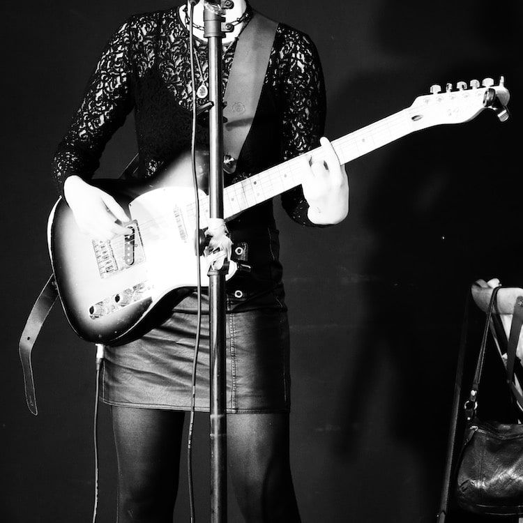 photographe de concerts et spectacles en Normandie. Chanteuse Liev