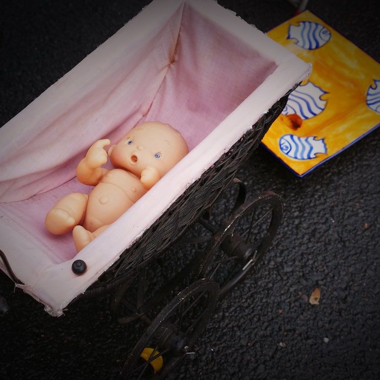 poupée ancienne, brocantes, vide-grenier, foire à tout - Photo : Antoine Fantin